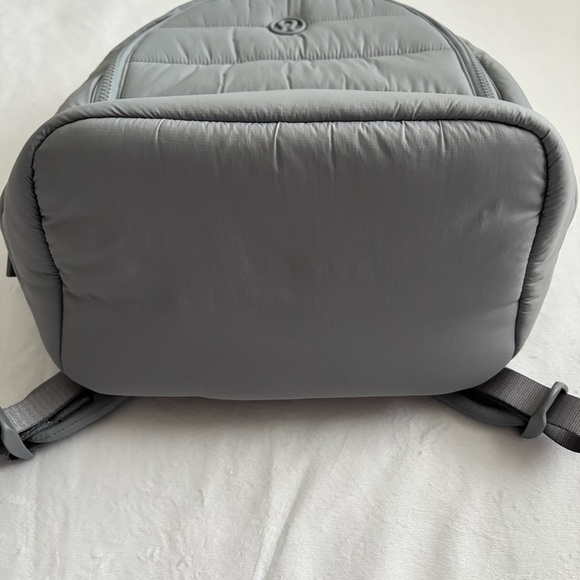 Lululemon Wunder Puff Backpack Rhino Grey 20L Like New Never Used - Picture 4 of 15